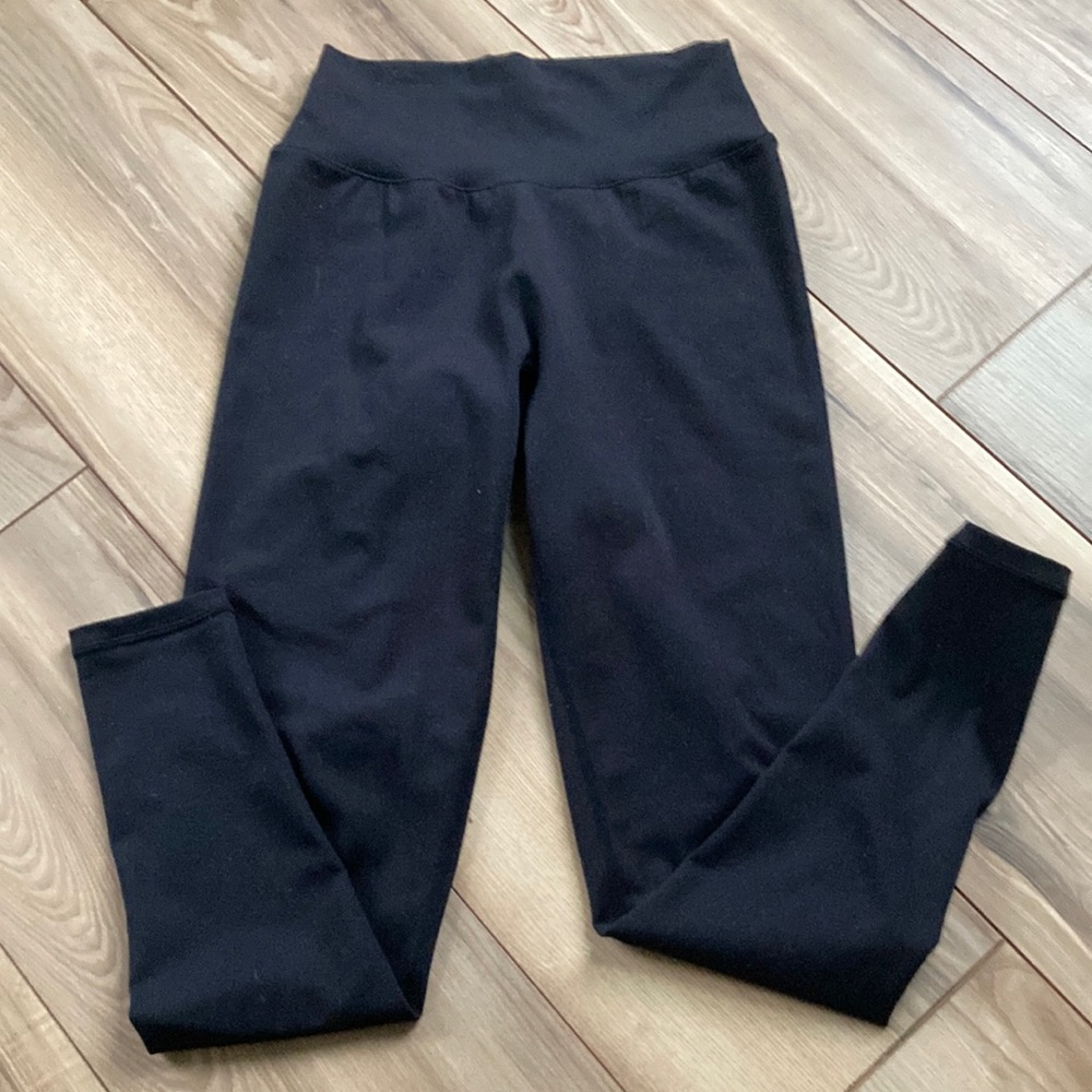 Ptula Cassey 26 inch black leggings medium ECU